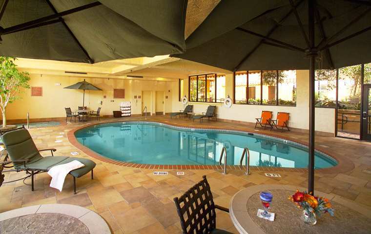Embassy Suites Лаббок Зручності фото